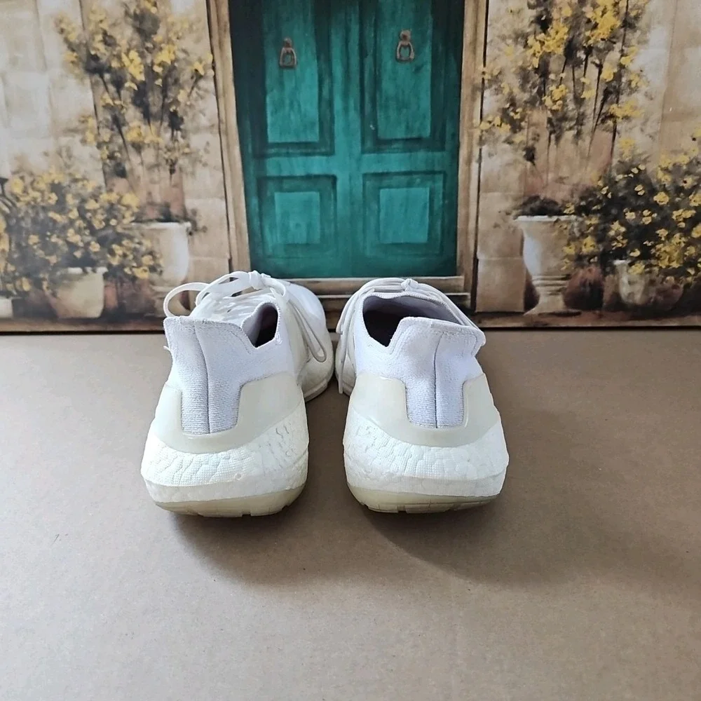adidas Ultraboost 22 Triple White Women's Size 9.5 Running Casual Shoes  GX5590